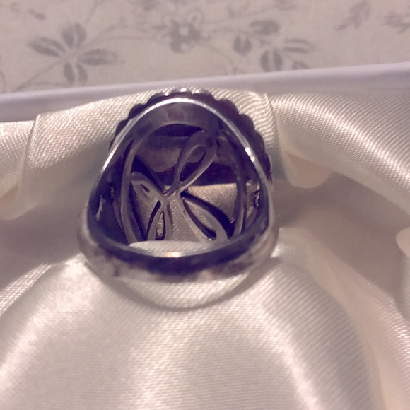 Ladies Large Statement Hera Fashion Ring. - Picture 6 of 6